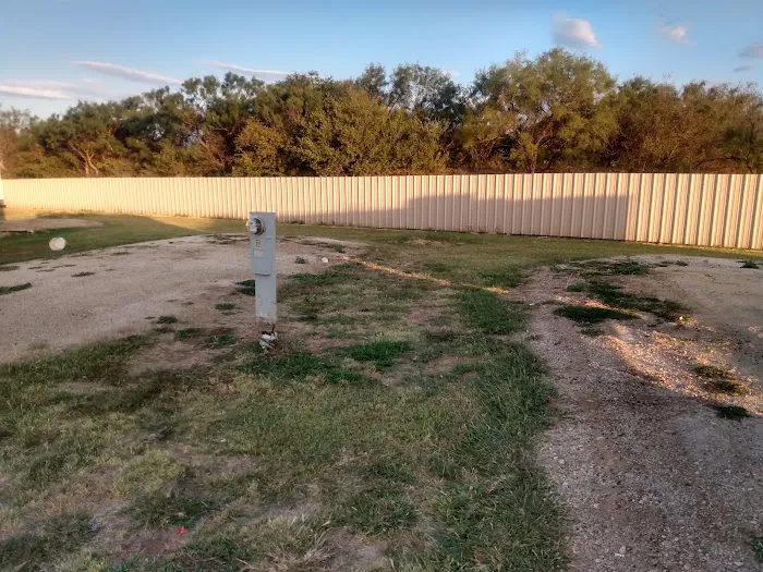 Windmill RV Park Picture 10