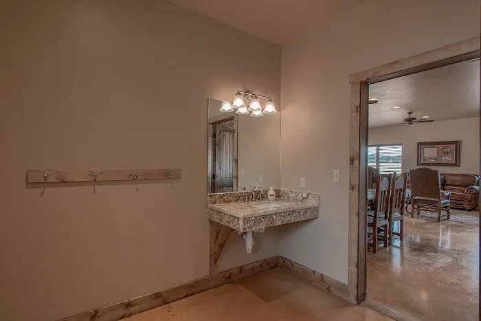 Heritage Oaks RV Park Picture 3