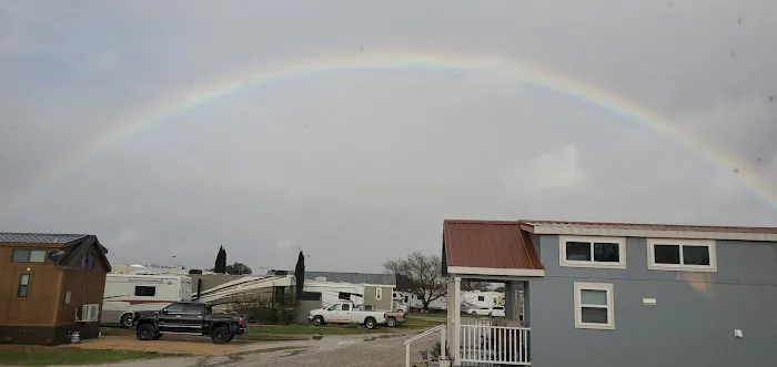 Hill Country RV Park Picture 7