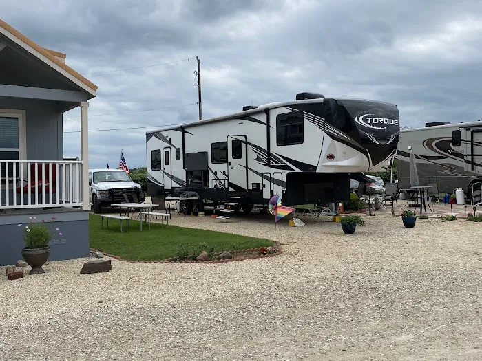 Hill Country RV Park Picture 5