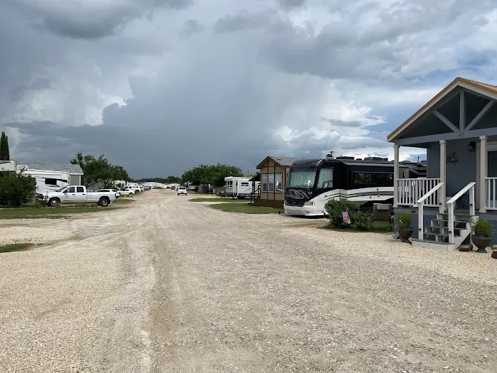 Hill Country RV Park Picture 10