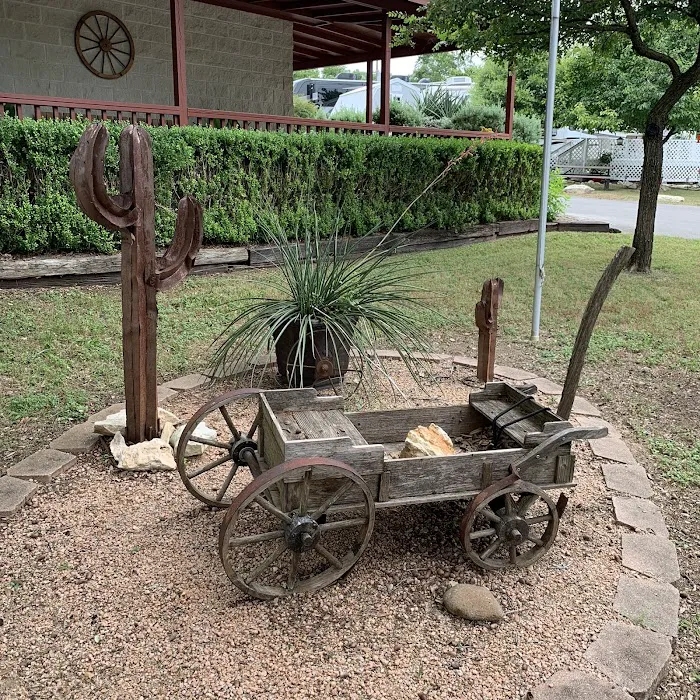 Wagon Wheel RV Park & Cabin Rental Picture 8