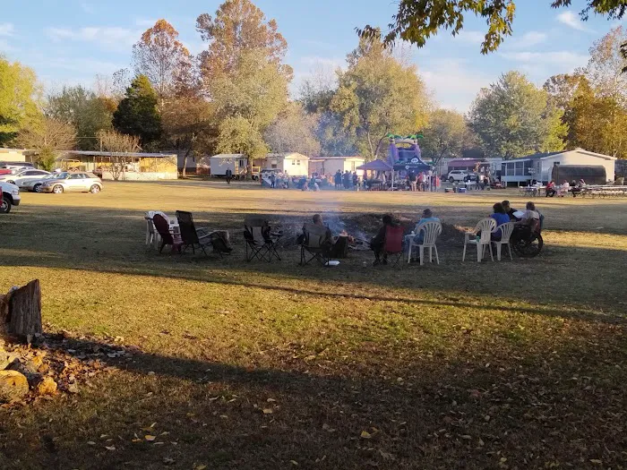 Oak Tree Mobile Home Park Picture 2