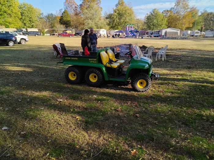 Oak Tree Mobile Home Park Picture 9