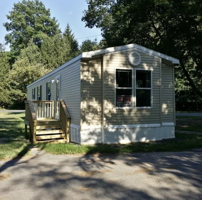 Glenbriar Mobile Home Park Picture 3