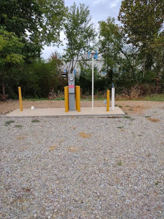 Campmart RV Park Picture 7