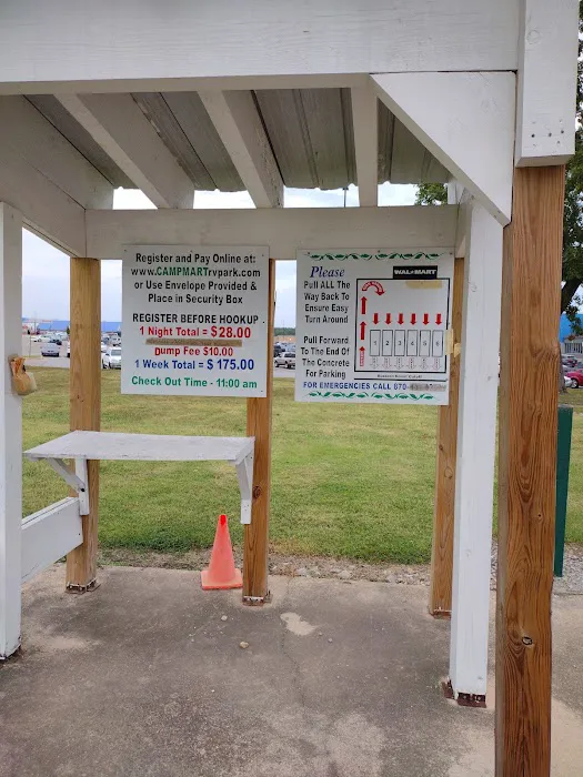 Campmart RV Park Picture 8