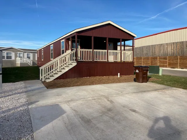 Emerald Acres Picture 4