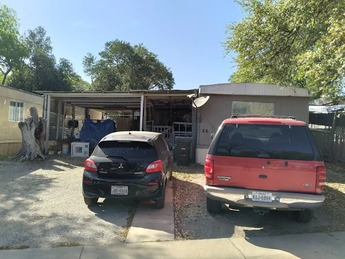 Crestview Mobile Home Park Picture 3