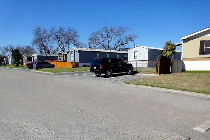 North Valley Manufactured Home Community Picture 2