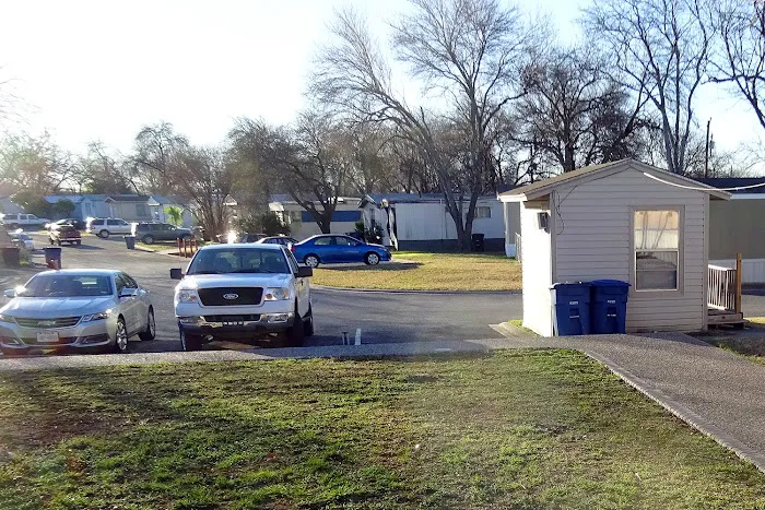 North Valley Manufactured Home Community Picture 5