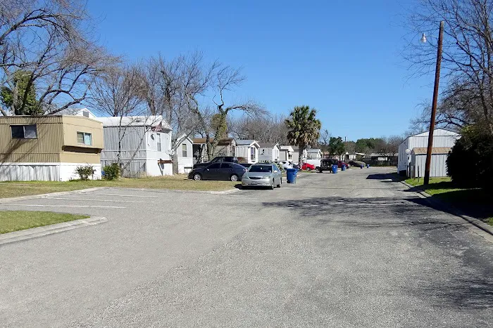 North Valley Manufactured Home Community Picture 6