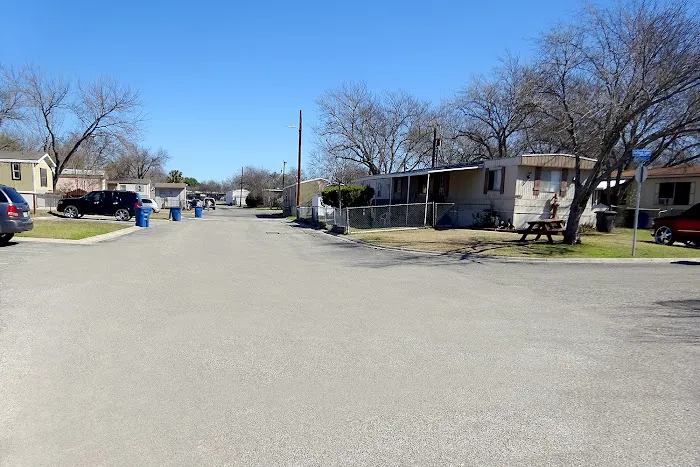 North Valley Manufactured Home Community Picture 7