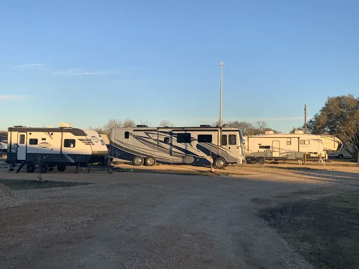 Big Oak RV Park Picture 7