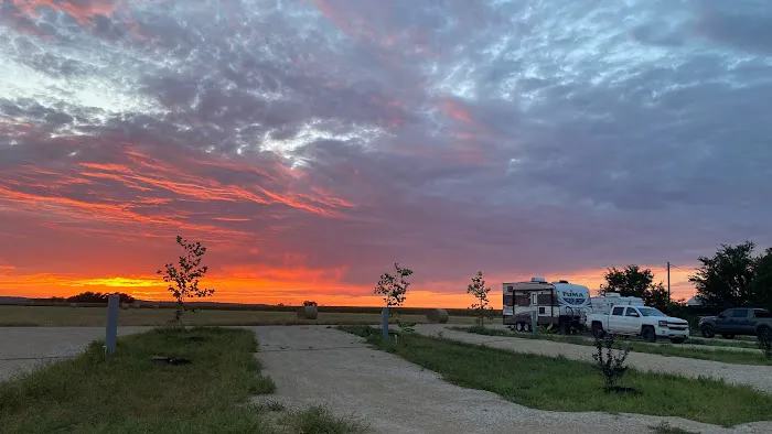 Evening Breeze RV Park Picture 6