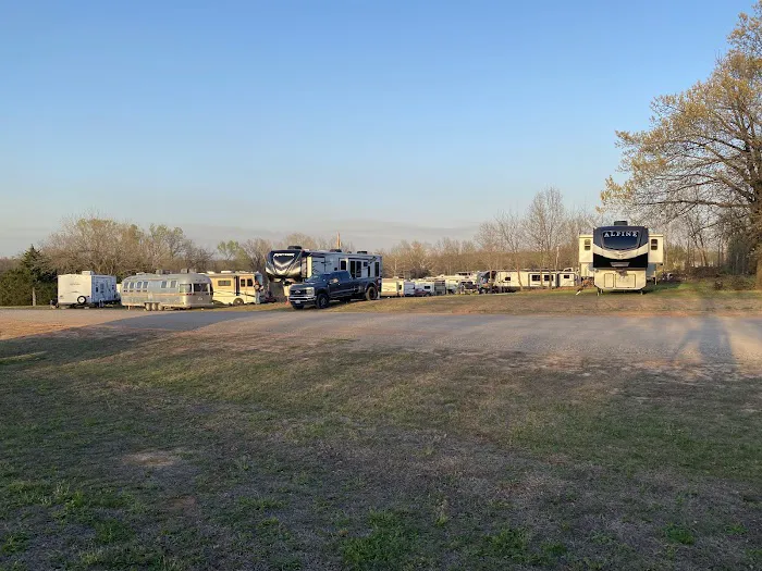 Shady Acres RV Park Picture 5
