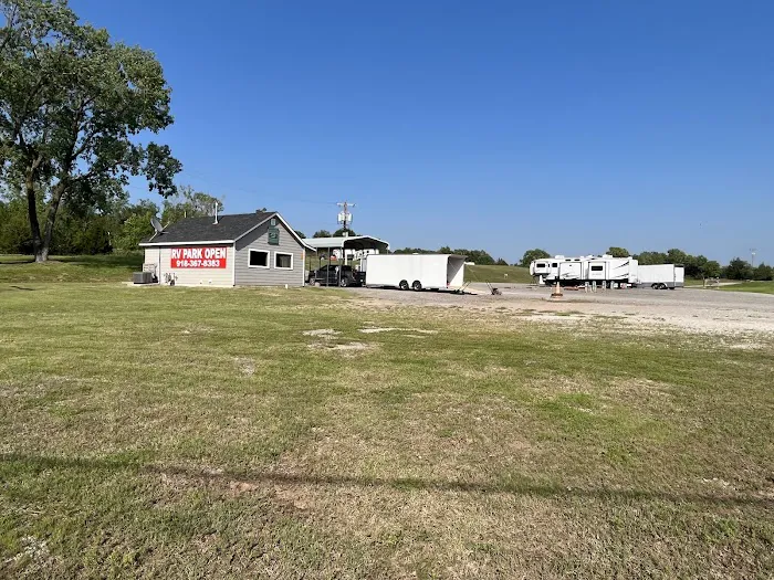 EXIT 196 RV Court & Park Picture 4