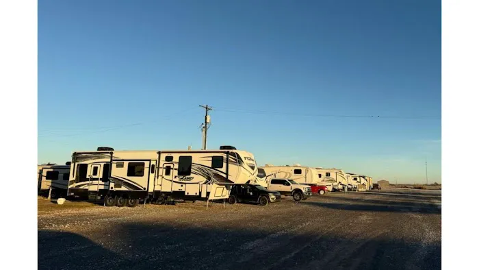 Kingfisher RV Park & Storage Picture 4