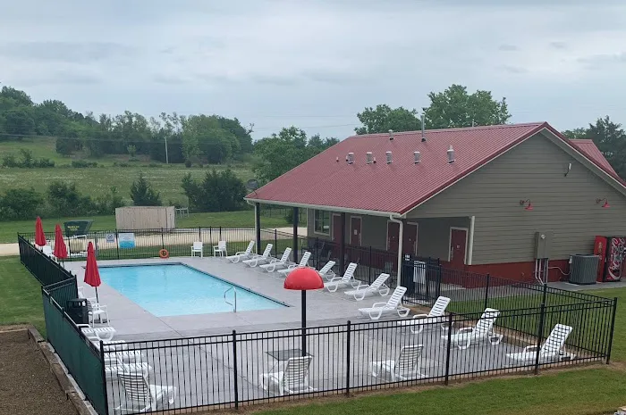 Hog Valley RV & Treehouse Resort Picture 2