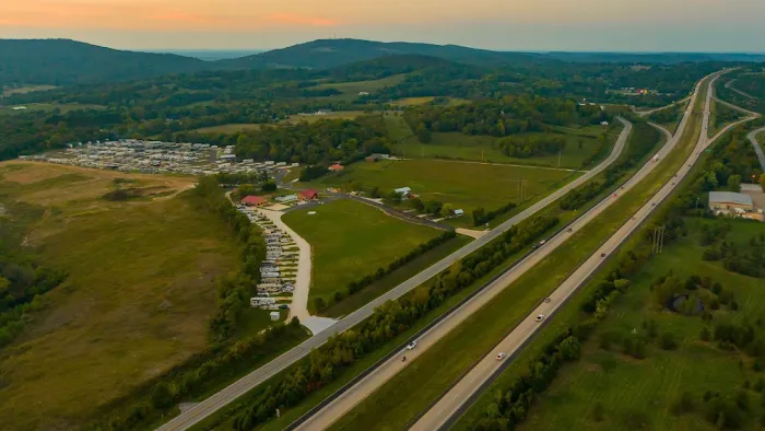 Hog Valley RV & Treehouse Resort Picture 5