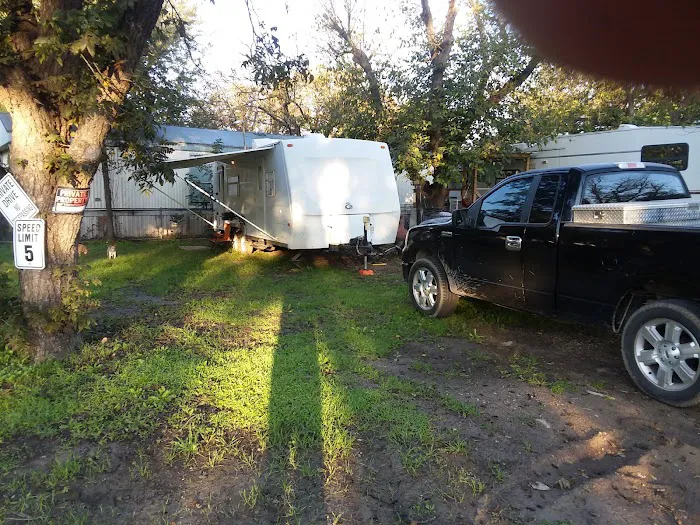 Brown's Trailer Park Picture 3