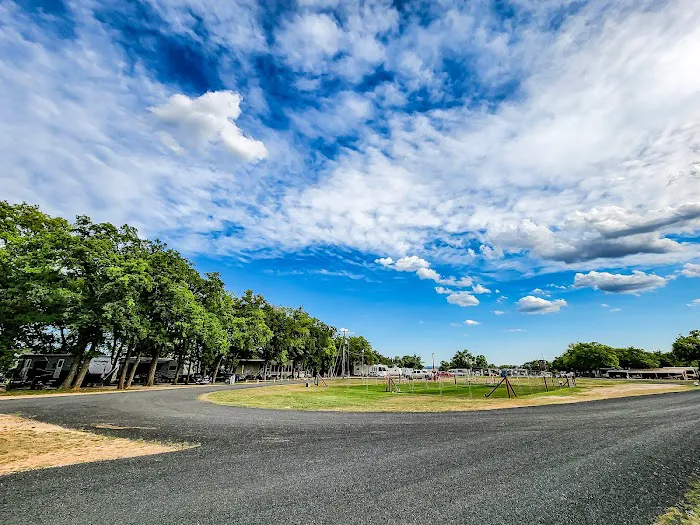 Oakwood RV Resort Picture 4