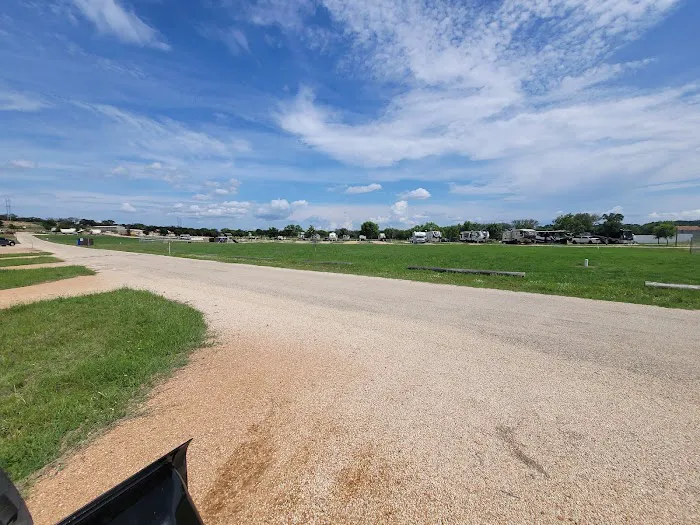 The Vineyards of Fredericksburg RV Park Picture 2