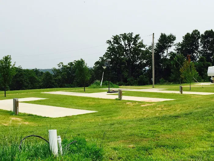 Theo's RV Park Picture 9