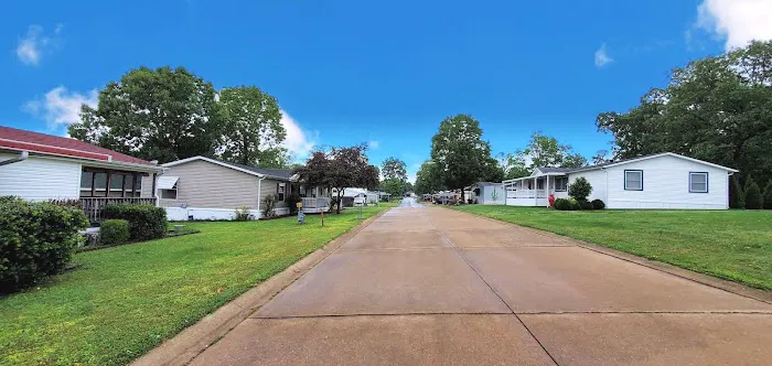 Rolling Meadows Mobile Home Community Picture 4
