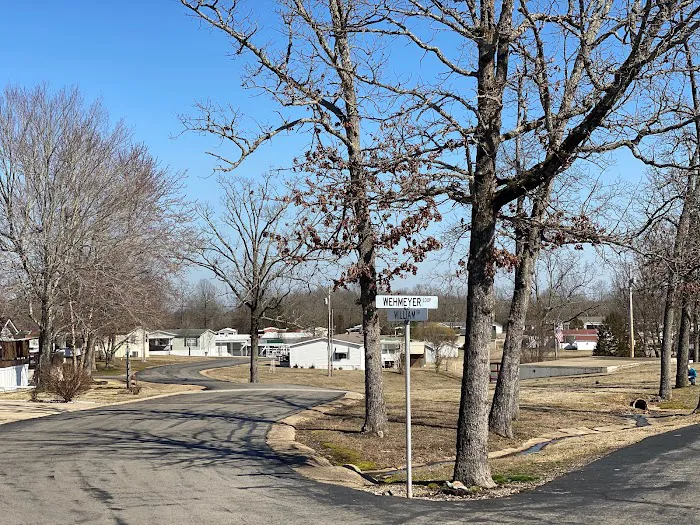 Rolling Meadows Mobile Home Community Picture 6