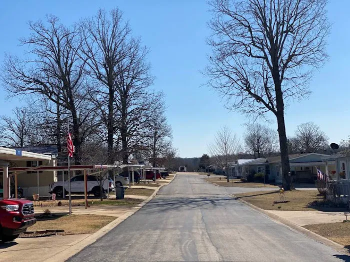 Rolling Meadows Mobile Home Community Picture 9