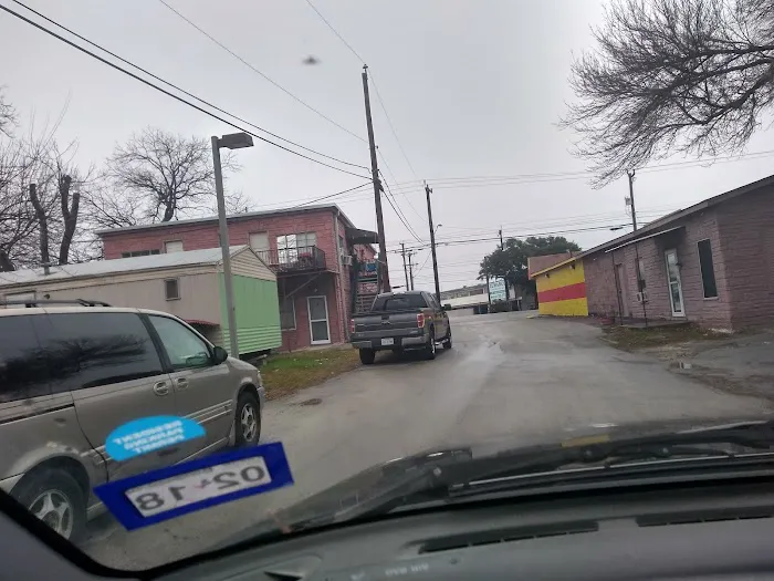 Twin Lane Apartments & Mobile Home Park Picture 3