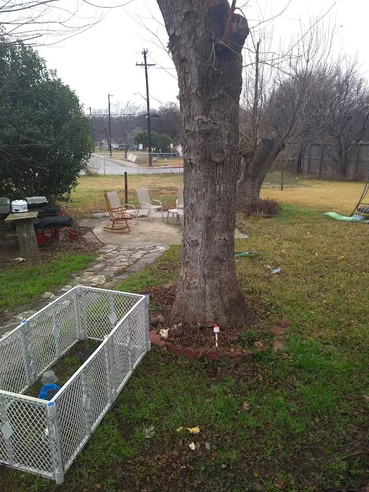 Twin Lane Apartments & Mobile Home Park Picture 9