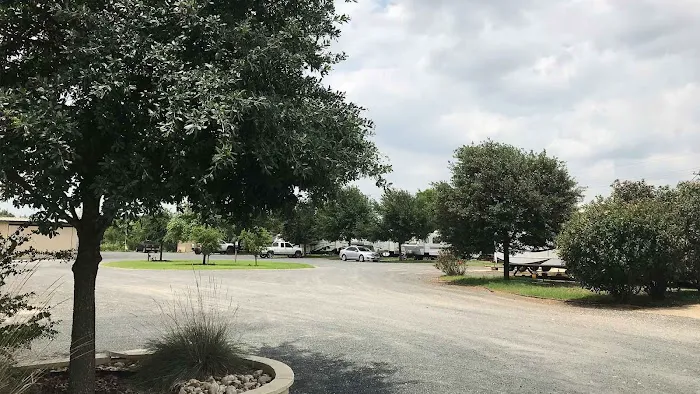 Frio RV Park Picture 5