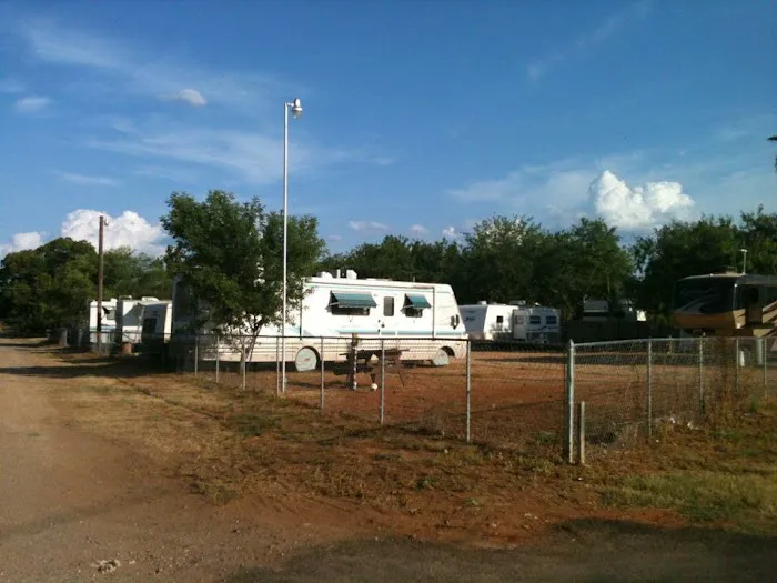 Jen's Rv Park Picture 9