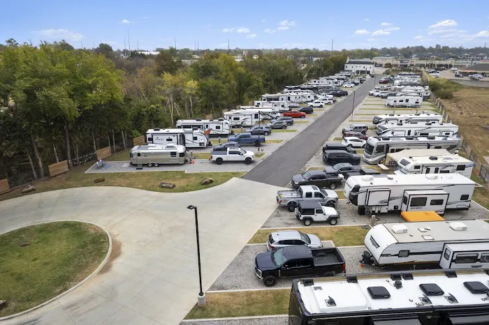 Cowboy Camp Upscale RV park Picture 9