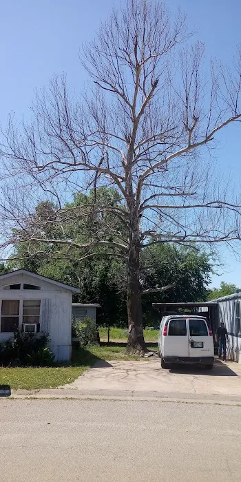 Park West Mobile Home Park Picture 6
