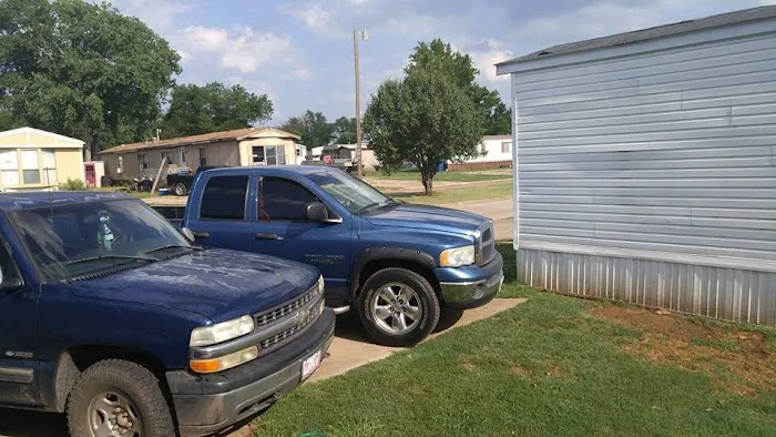 Park West Mobile Home Park Picture 10