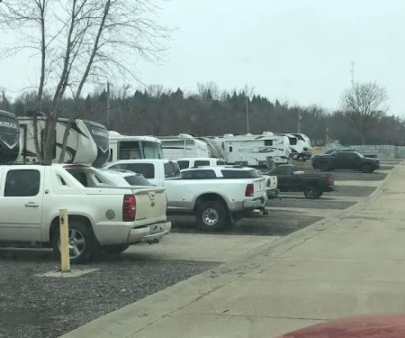 Whispering Oaks RV Park