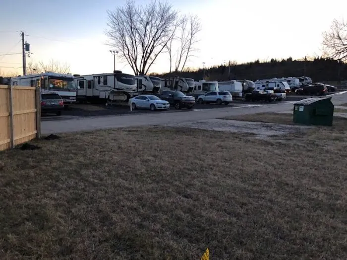 Whispering Oaks RV Park Picture 6