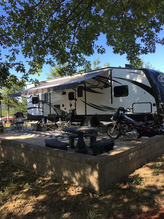 Road Hog RV Park Picture 2