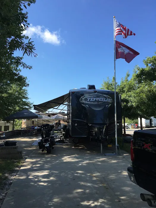 Road Hog RV Park Picture 6