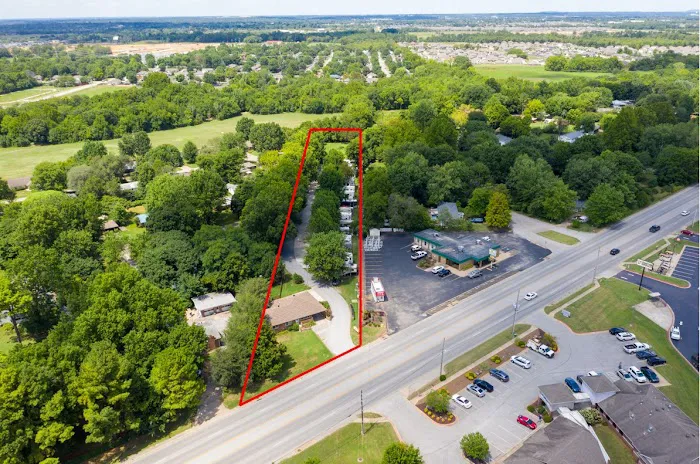 Ozark Canopy RV Park - Farmington Picture 2