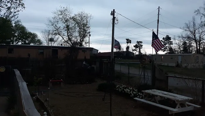 Country Mobile Home Park Picture 1