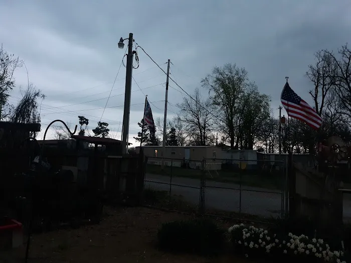 Country Mobile Home Park Picture 5