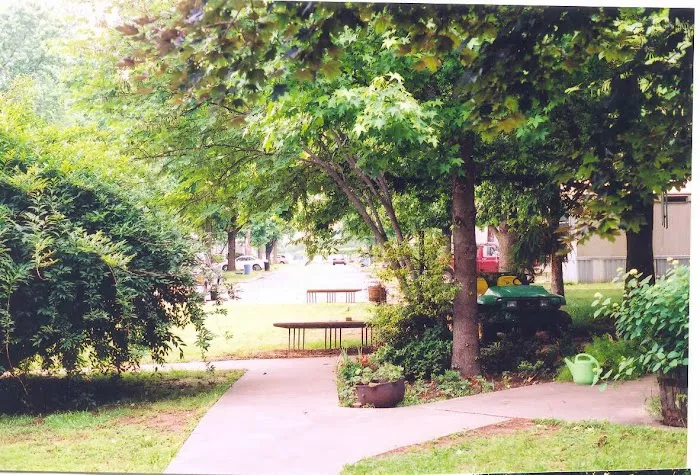 Trailwood Mobile Home & RV Park Picture 2