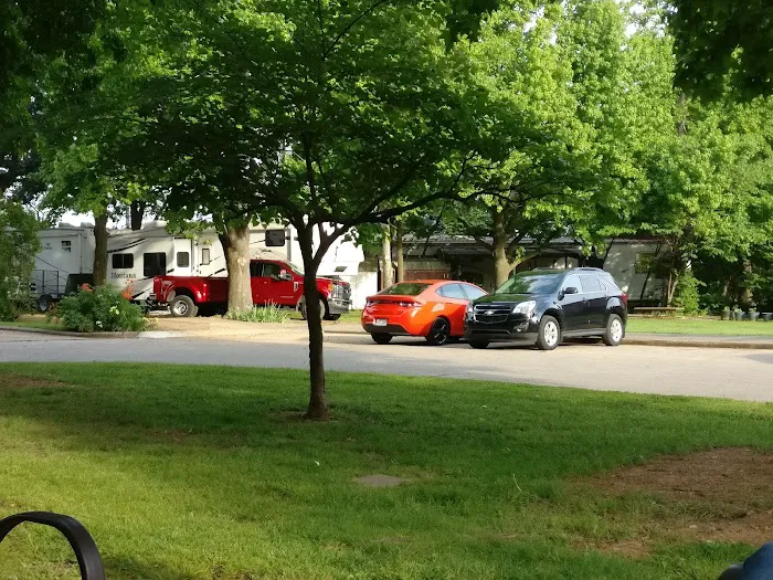 Trailwood Mobile Home & RV Park Picture 6