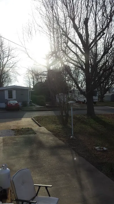 Trailwood Mobile Home & RV Park Picture 7