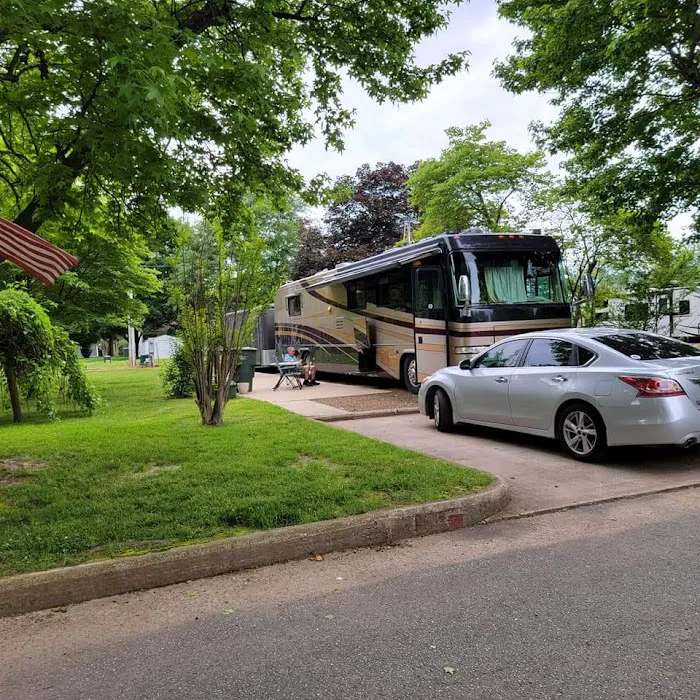 Trailwood Mobile Home & RV Park Picture 5