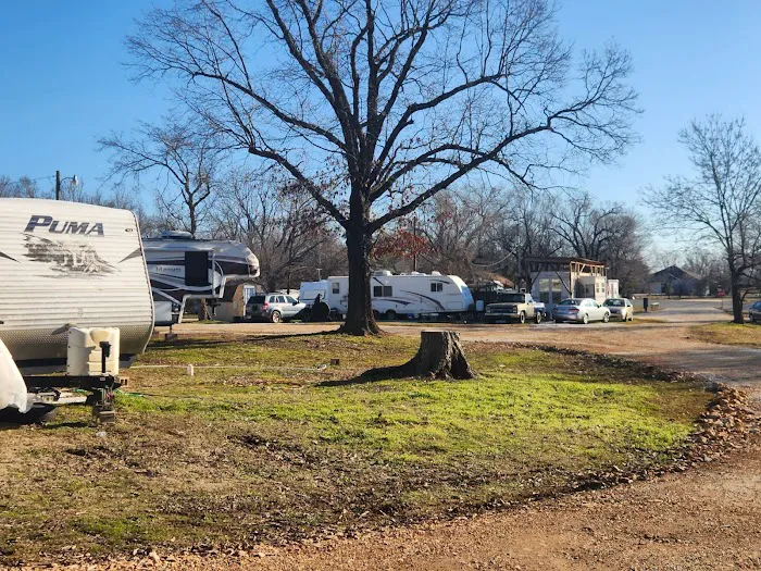 Green Acres Mobile Home & RV Park Picture 9
